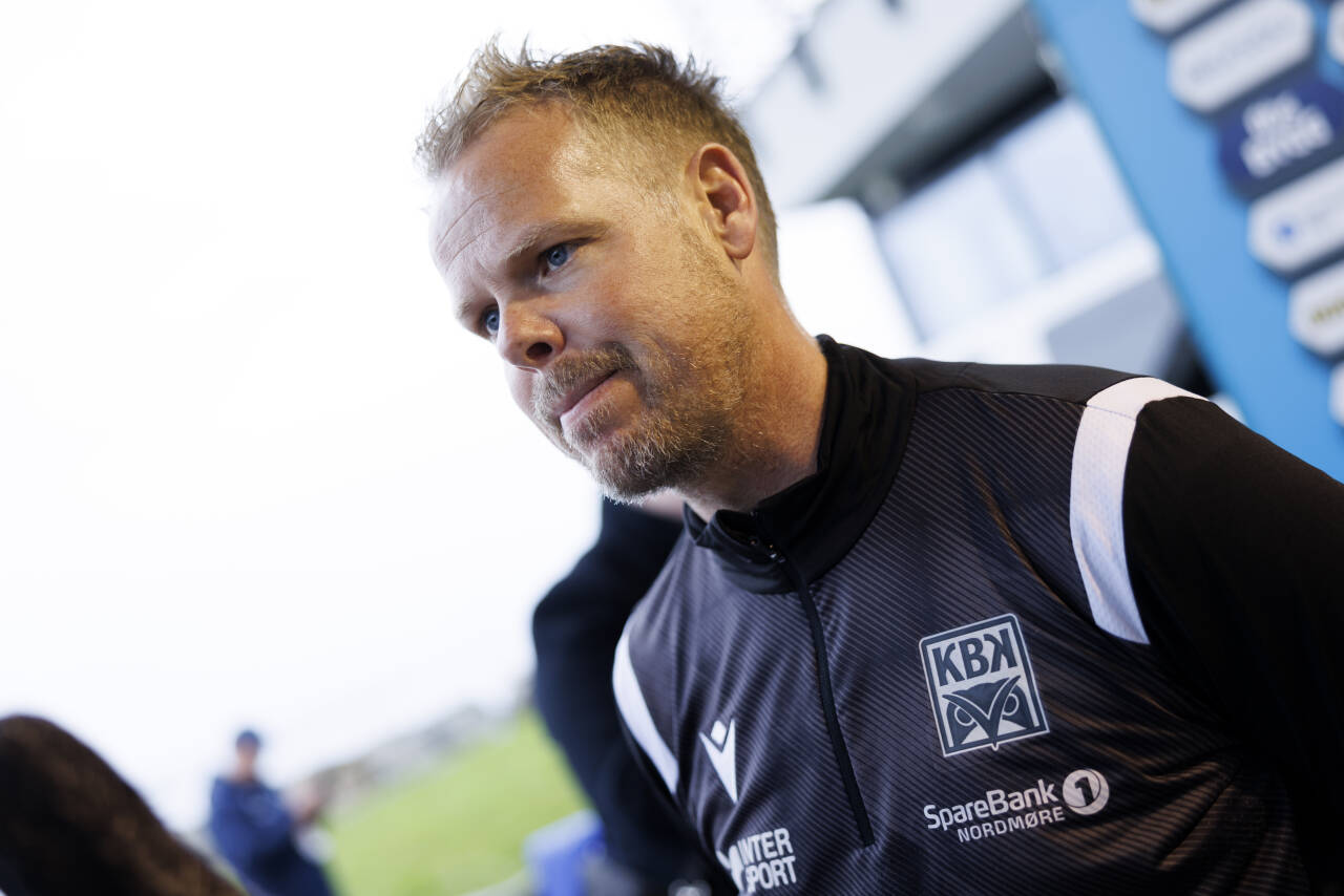 Kristiansunds trener Christian Michelsen opplever tøffe dager for tiden. Foto: Svein Ove Ekornesvåg / NTB.