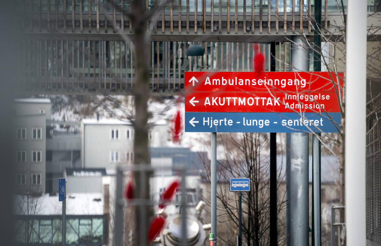 Statsforvalteren mener St. Olavs hospital i Trondheim brøt loven da de glemte å informere en pasient om en livsviktig medisin. Pasienten døde. Foto: Gorm Kallestad / NTB