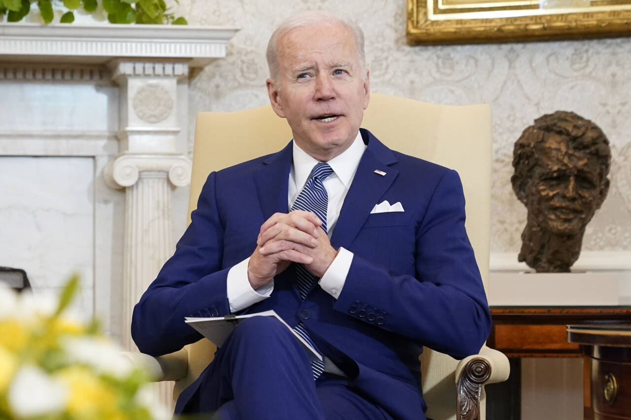 USAs president Joe Biden skal trolig varsle tirsdag at landet stanser all import av olje fra Russland. Foto: Patrick Semansky / AP / NTB