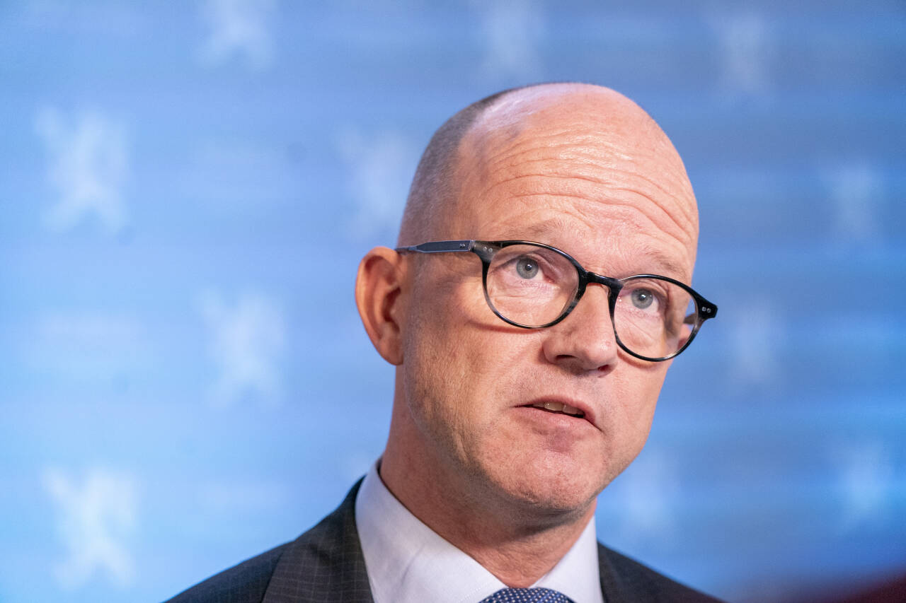 NHO-leder Ole Erik Almlid mener regjeringen bør gi skattekutt til næringslivet for å sikre forutsigbarhet. Foto: Terje Pedersen / NTB