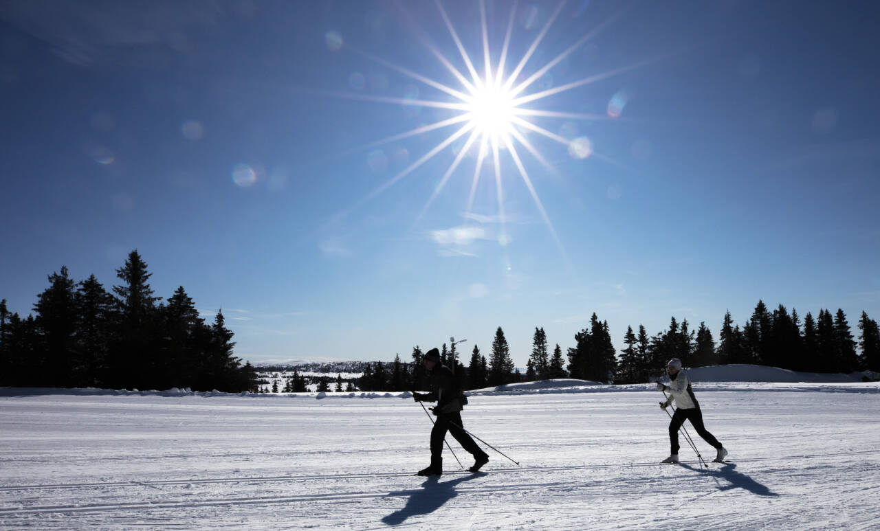 De fleste som planlegger påskeferie i Norge skal, tradisjon tro, på hytta. Her fra Sjusjøen i 2020. Illustrasjonsfoto: Geir Olsen / NTB