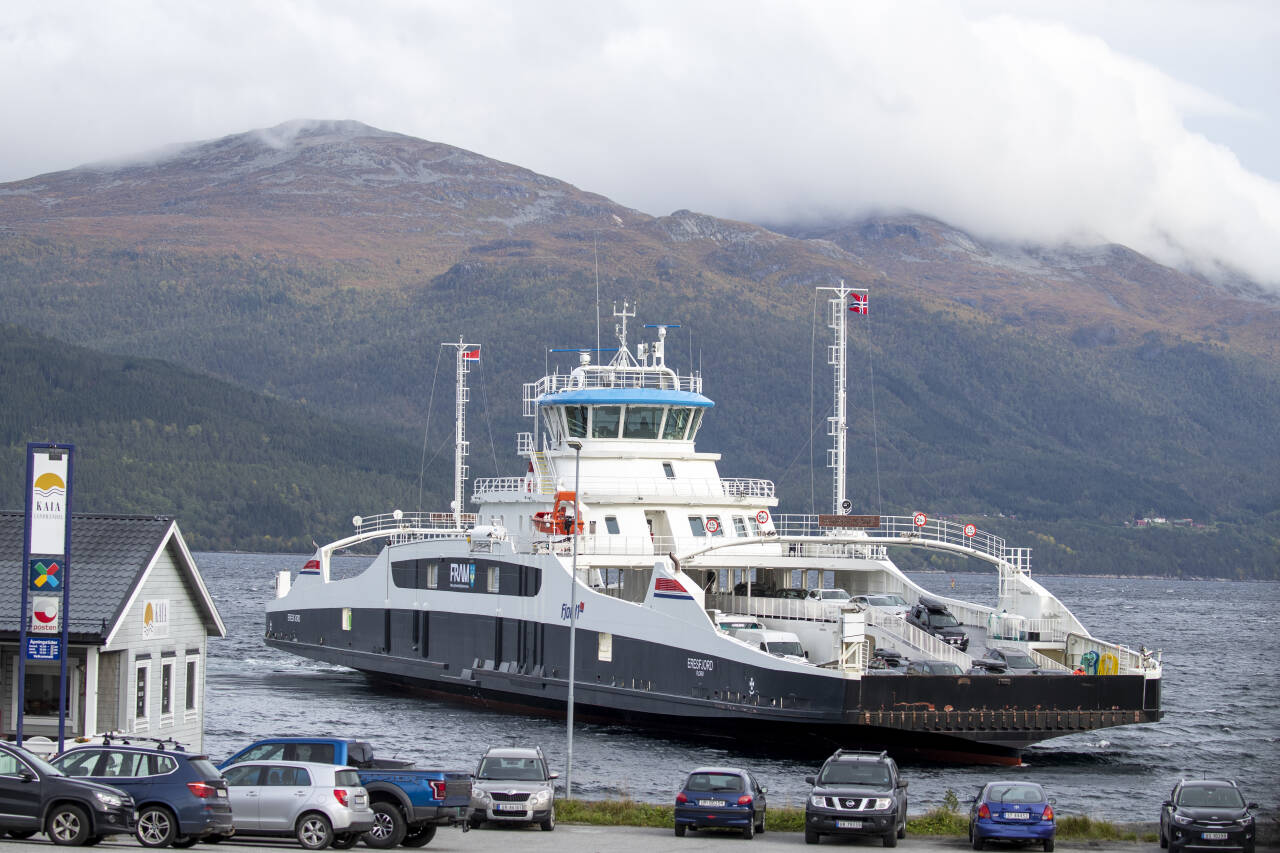 Flere ferjer må bygges i Norge, krever Lars Haltbrekken i SV og Fellesforbund-leder Jørn Eggum. Fjord1s ferje Eresfjord fra 2019 er en av mange som ble bygget i Tyrkia. Foto: Terje Pedersen / NTB