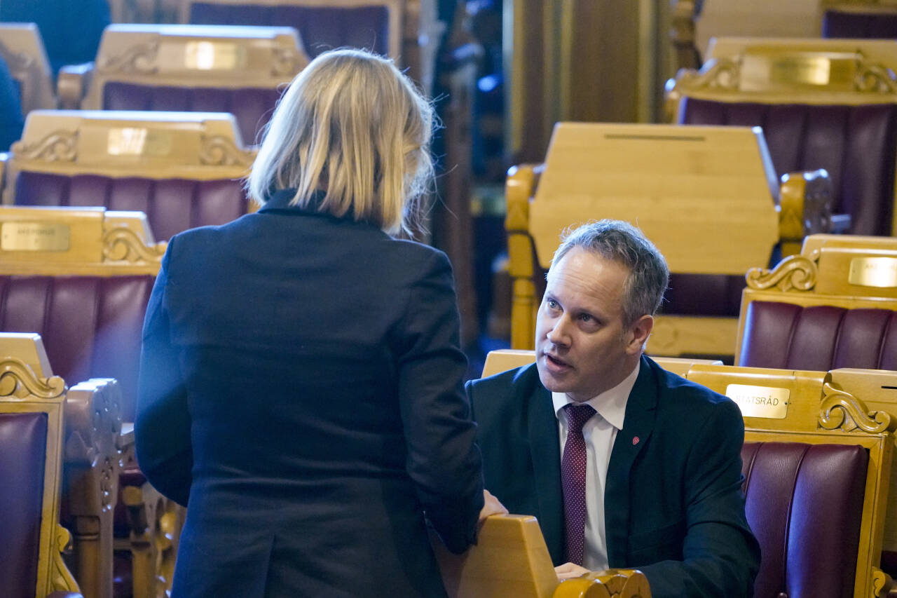 Samferdselsminister Jon-Ivar Nygård (Ap) er åpen for at flere norske veier kan brukes av kjøretøy med inntil 60 tonn totalvekt. Foto: Ole Berg-Rusten / NTB