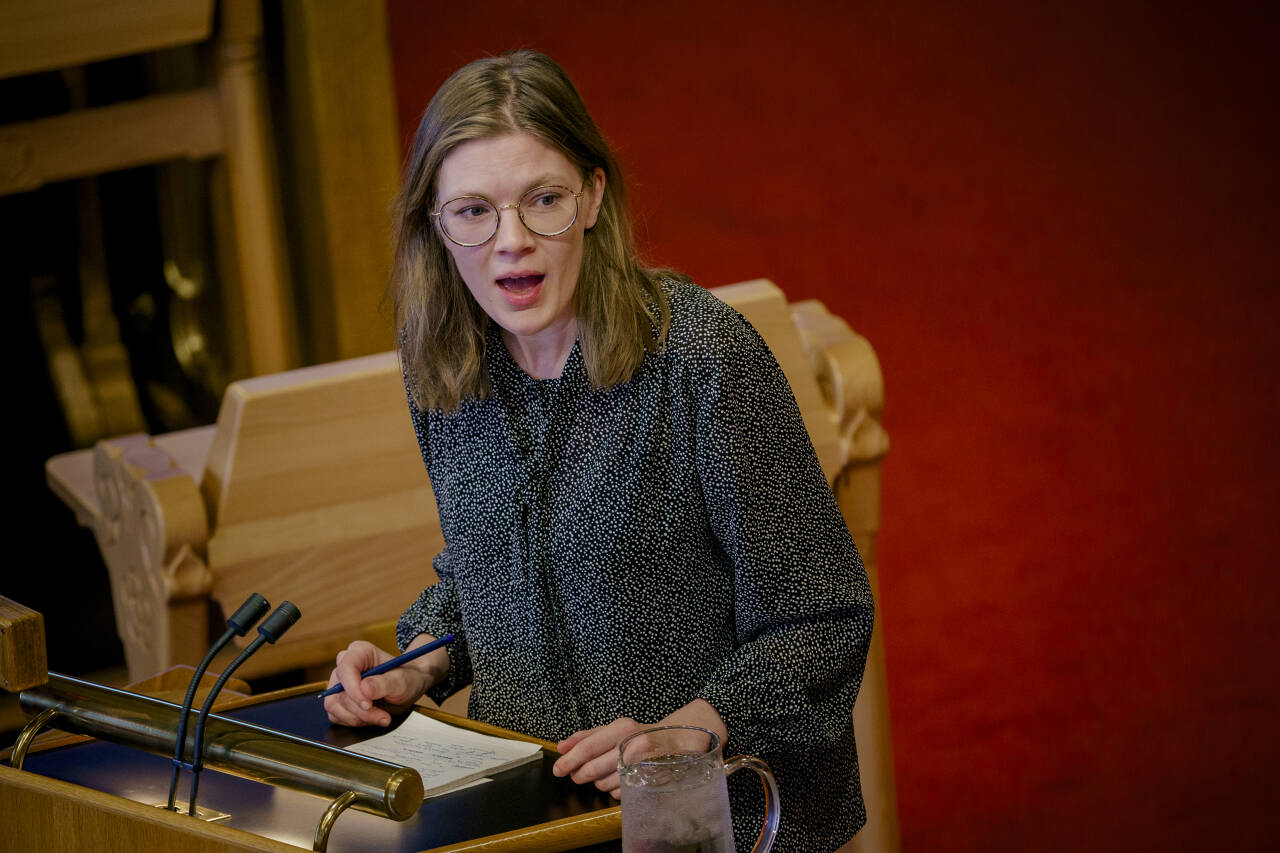 Marie Sneve Martinussen vil gi sosialhjelpsmottakere en ekstra håndsrekning før jul. Foto: Stian Lysberg Solum / NTB