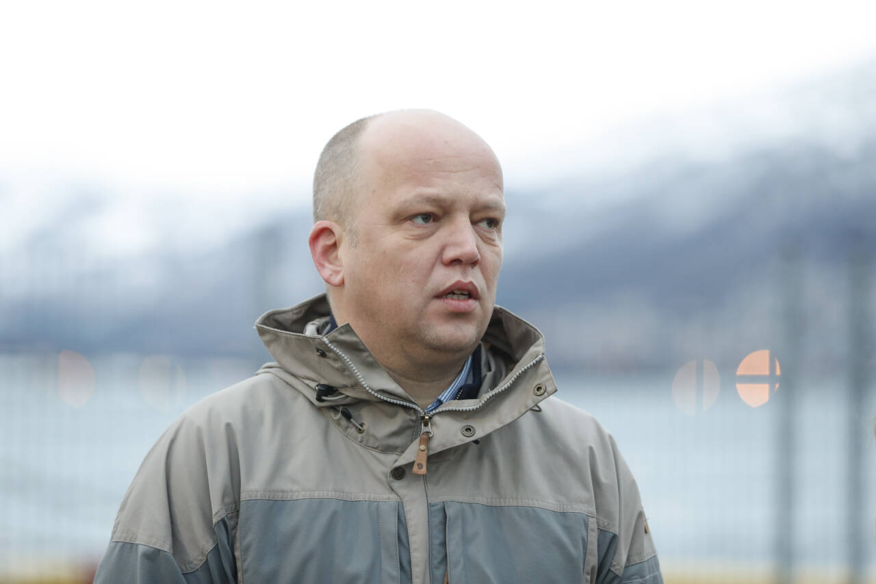 Finansminister Trygve Slagsvold Vedum nekter å gå bort fra den nye grunnrenteskatten. Foto: Rune Stoltz Bertinussen / NTB