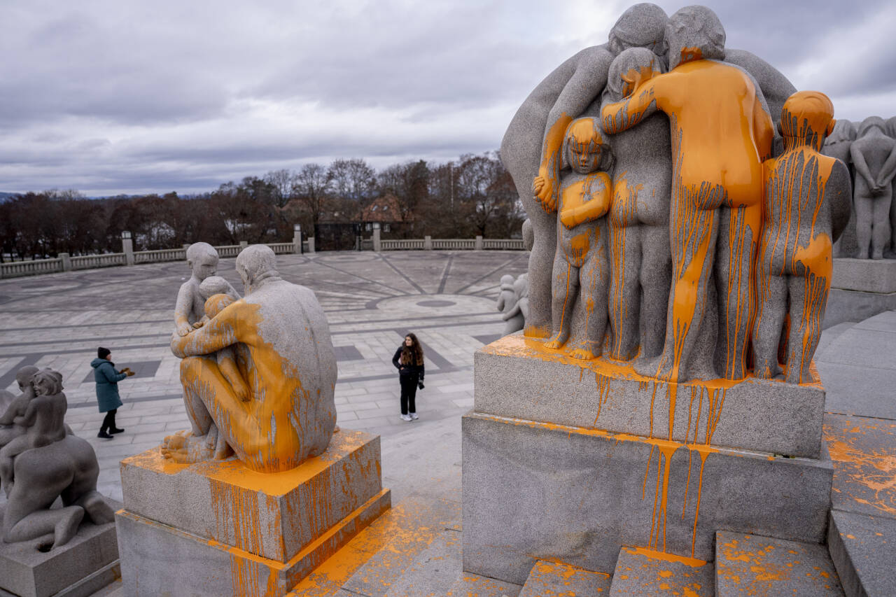 I forrige uke ble Monolitten i Frognerparken tilgriset av to aksjonister fra Stopp oljeletinga. Foto: Javad Parsa / NTB