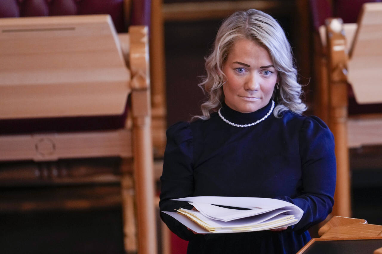 Landbruks- og matminister Sandra Borch (Sp) mener matvarekjedene har satt opp flere priser mer enn det er grunnlag for. Kjedene påpeker at det er flere fordyrende faktorer i tillegg til økte råvarepriser. Arkivfoto: Javad Parsa / NTB