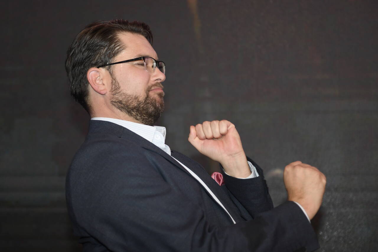 Sverigedemokraternas partileder Jimmie Åkesson utropes til vinner av valget av svenske aviser.Foto: Maja Suslin / TT / NTB