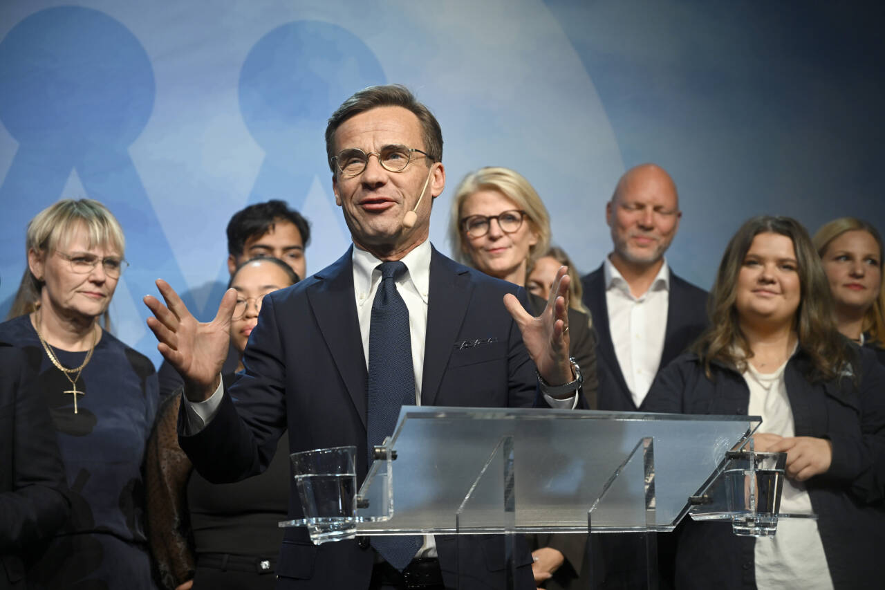 Moderaternas partileder Ulf Kristersson ligger i øyeblikket an til å bli Sveriges neste statsminister. Det ligger an til mer kjernekraft og tøffere gjengpolitikk.Foto: Fredrik Sandberg / TT / NTB
