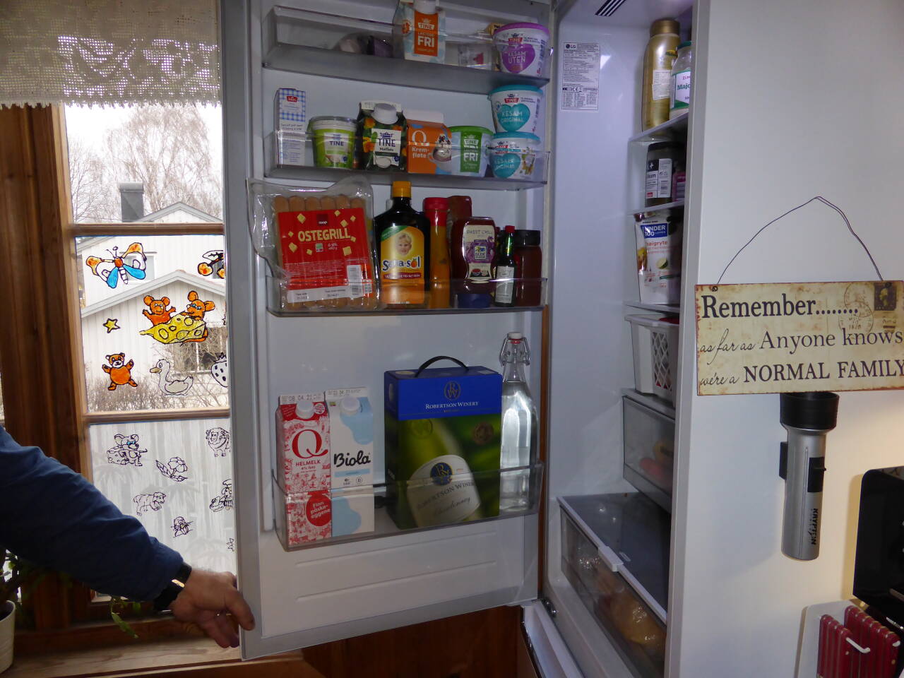 Har du oversikt over hva du har i kjøleskapet, fryseren og spiskammerset, så kan du redusere matkastingen og øke matbudsjettet, noe som kommer godt med i disse tider.Illustrasjonsfoto: Berit Keilen / NTB