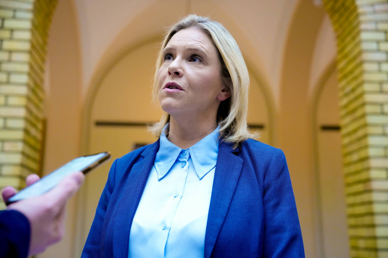 Frp-leder Sylvi Listhaug sier hun forstår at arbeidsfolk krever økt kjøpekraft.Foto: Beate Oma Dahle / NTB