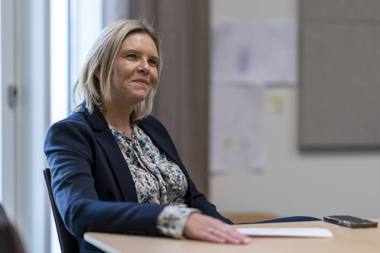 Frp-leder Sylvi Listhaug ønsker partifeller velkommen til landsmøte fredag. Foto: Lars Thomas Nordby / NTB