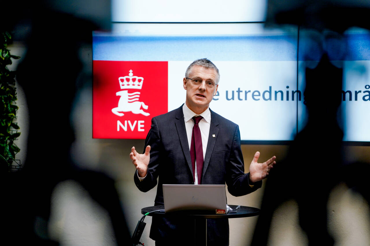 NVE-sjef Kjetil Lund har pekt på nye områder som egner seg for havvind. Men lar det være opp til politikerne å vurdere pengebruken. Foto: Terje Pedersen / NTB.