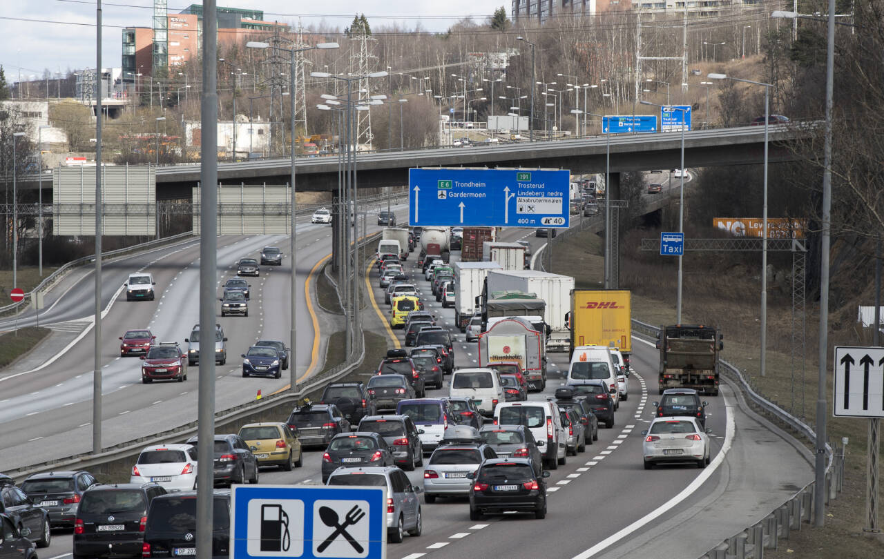 Over 1,5 millioner nordmenn skal tilbringe tid på egen eller andres hytte i påsken, viser en undersøkelse fra Respons Analyse. Det gir påskerush på veiene. Illustrasjonsfoto: Vidar Ruud / NTB