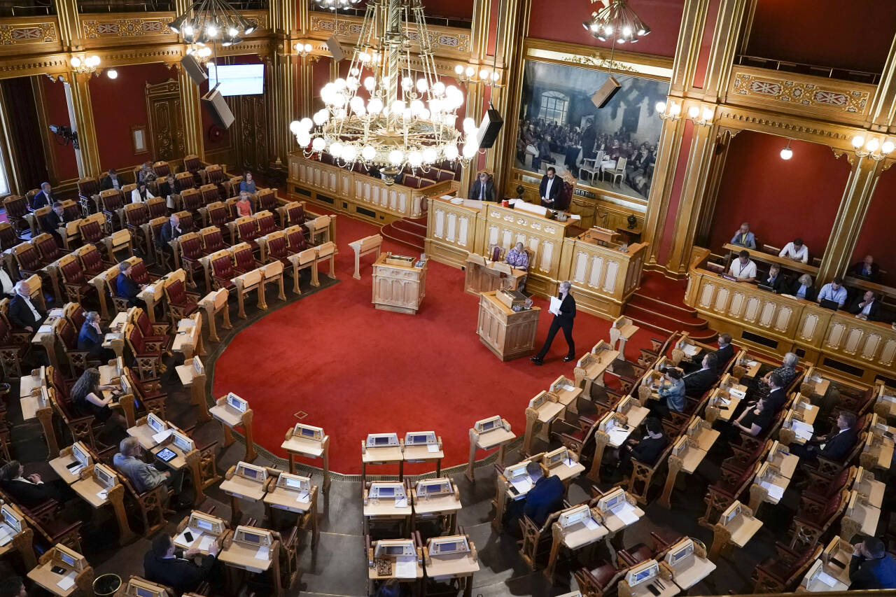 Stortinget er viktig for demokratiet, mener 92 prosent av de spurte i Tillitsbarometeret. Foto: Stian Lysberg Solum / NTB