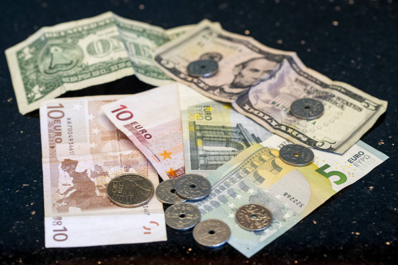 Den norske krona har falt i verdi sammenlignet med flere utenlandske valutaer de siste to årene, men har styrket seg litt de siste dagene. Foto: Terje Pedersen / NTB