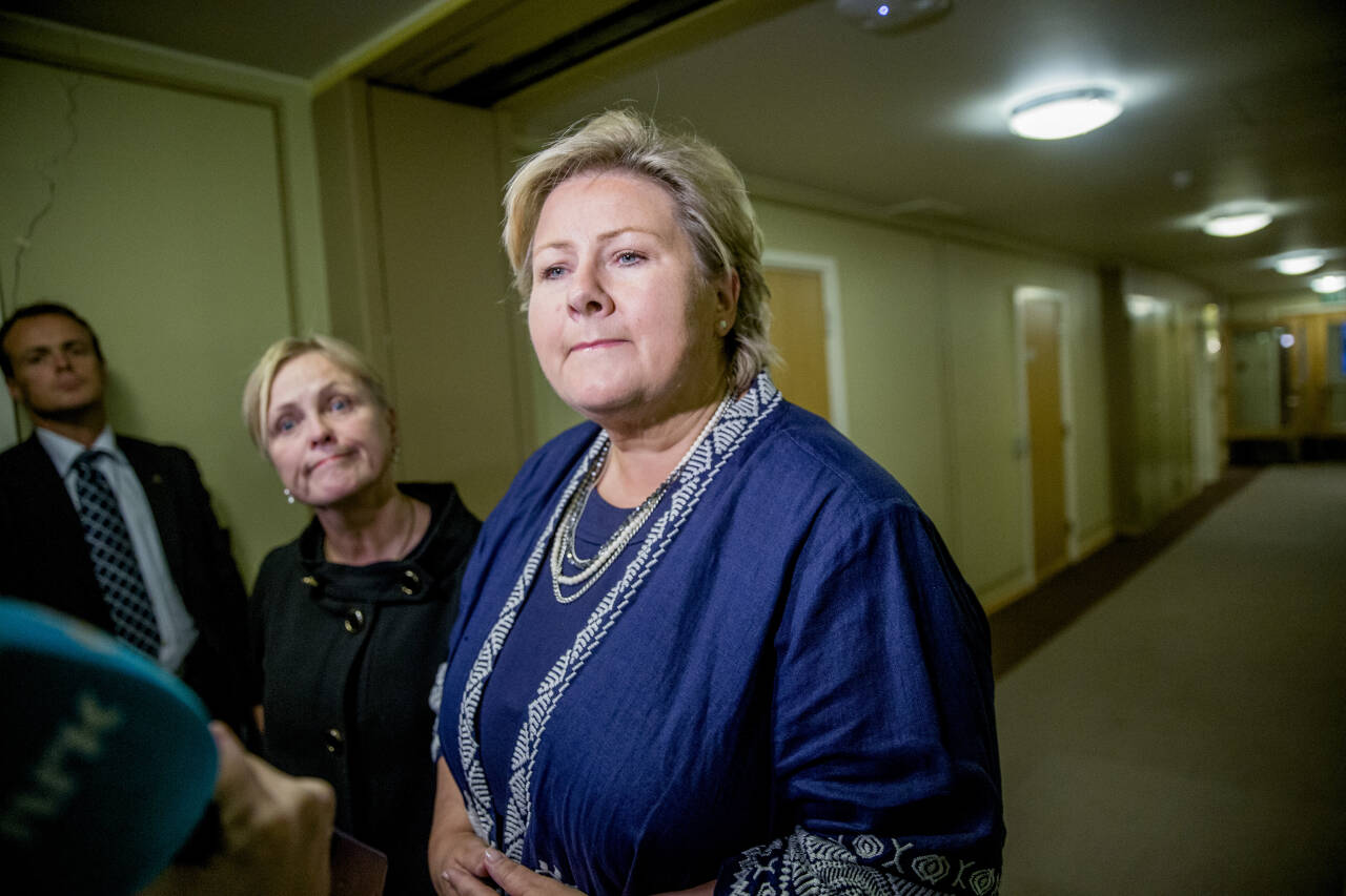 Tidligere kulturminister Thorhild Widvey (t.v.) skal ha gjort klar en liste med mulige styremedlemmer til statlige virksomheter før hun ble statsråd i Erna Solbergs regjering. Foto: Stian Lysberg Solum / NTB