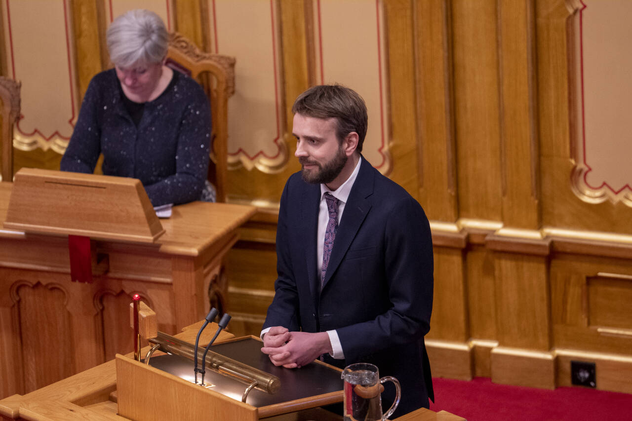 Næringsminister Jan Christian Vestre (Ap) ble grillet under spørretimen på Stortinget. Foto: Javad Parsa / NTB
