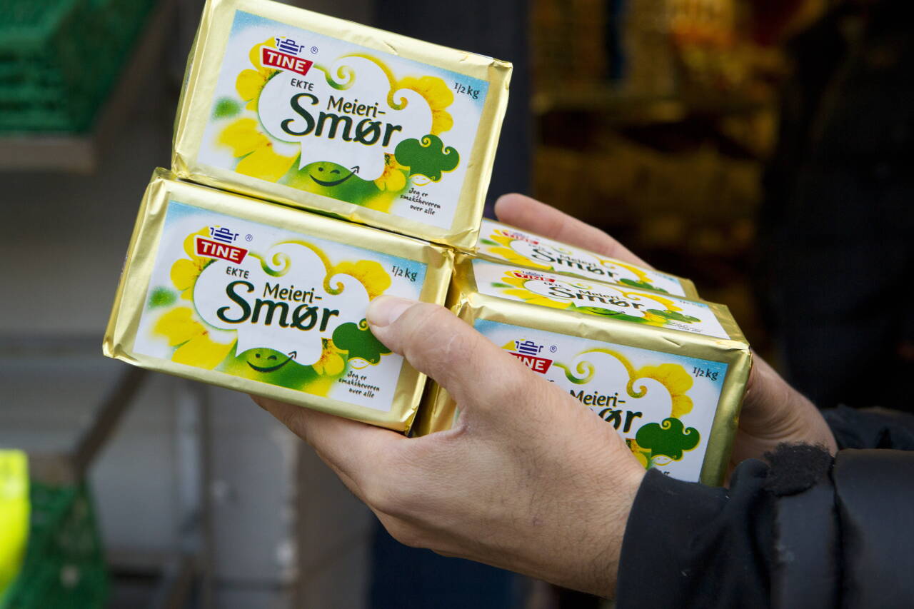 Smørprisen økte betraktelig mer i butikkene enn den gjorde i innkjøpspris i fjor. Foto: Heiko Junge / NTB