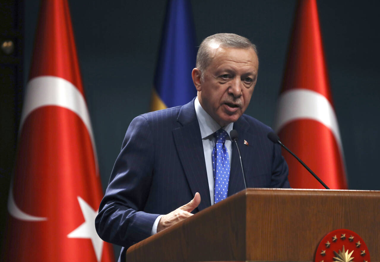 Tyrkias president Recep Tayyip Erdogan sier at landet kan godta å slippe Finland inn i Nato. Foto: Burhan Ozbilici, File / AP / NTB