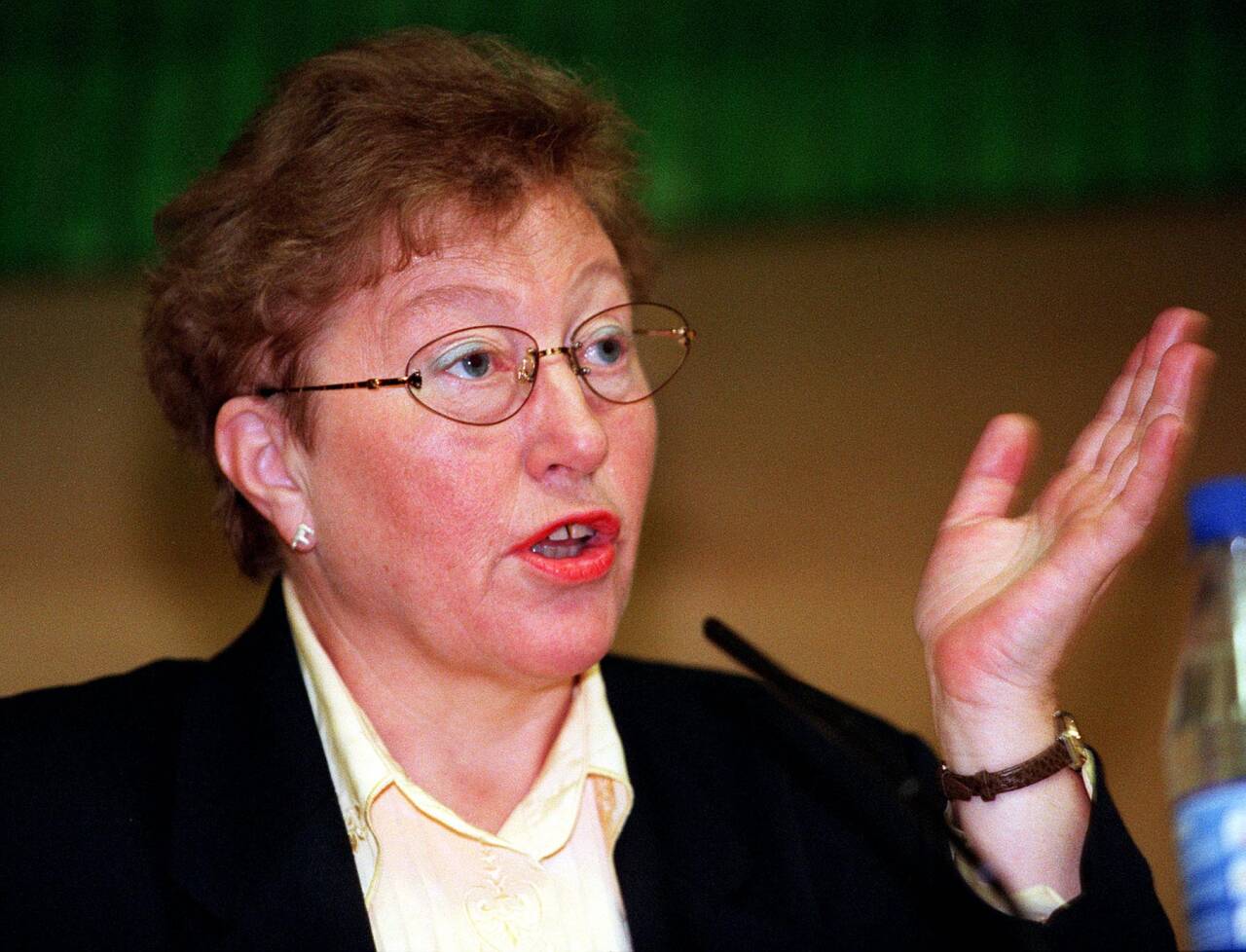 Tidligere justisminister Aud-Inger Aure er død. Her er hun fotografert i 1999. Foto: Lise Åserud, NTB