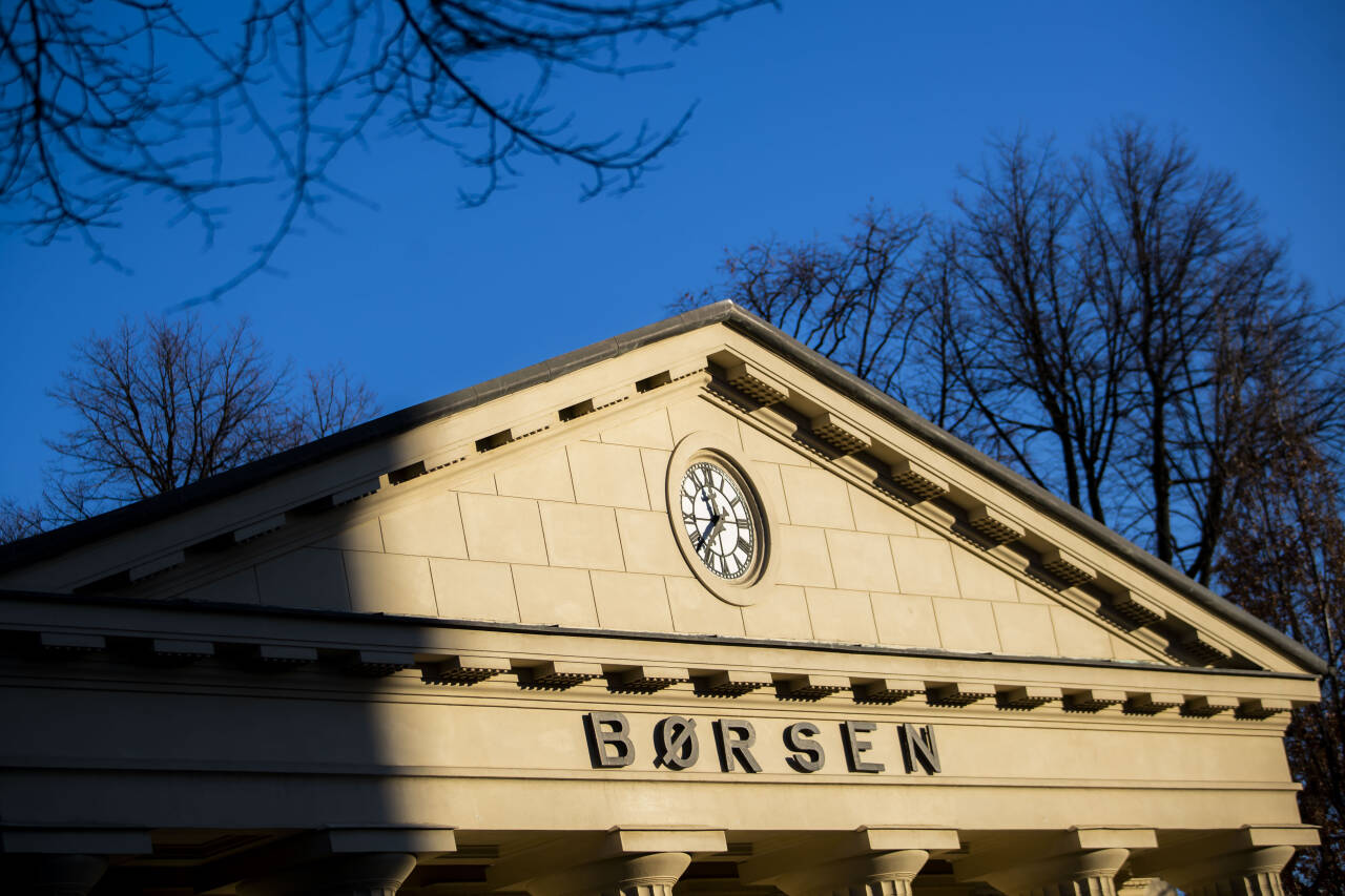 Oslo Børs sank over 1 prosent etter en times handel mandag. Foto: Håkon Mosvold Larsen / NTB