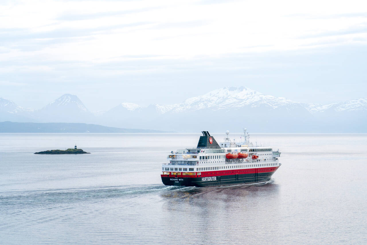 Hurtigruten tapte 592 millioner kroner i årets første kvartal. Foto: Gorm Kallestad / NTB