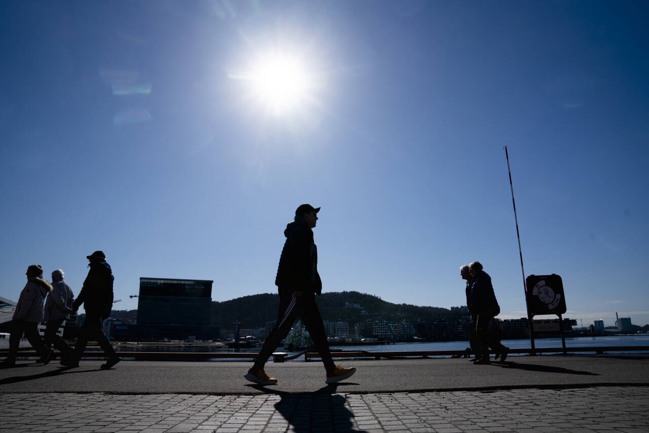 Lørdag blir en fin solfylt dag i hele landet. Her fra en godværsdag i Oslo i april. Foto: Lars Thomas Nordby / NTB