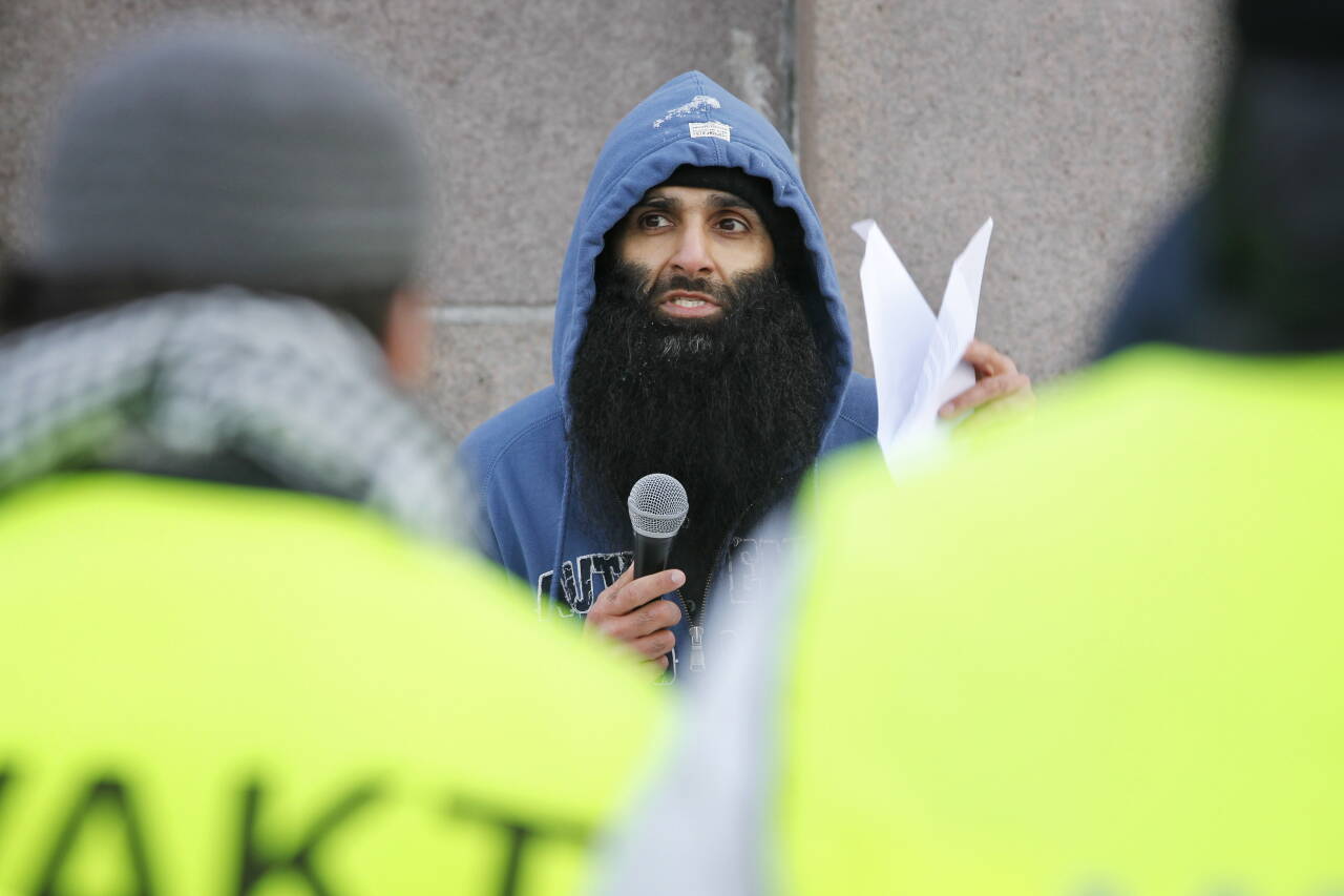 Arfan Bhatti under en demonstrasjon ved Stortinget i 2012. Han er nå varetektsfengslet i Pakistan. Foto: Håkon Mosvold Larsen / NTB