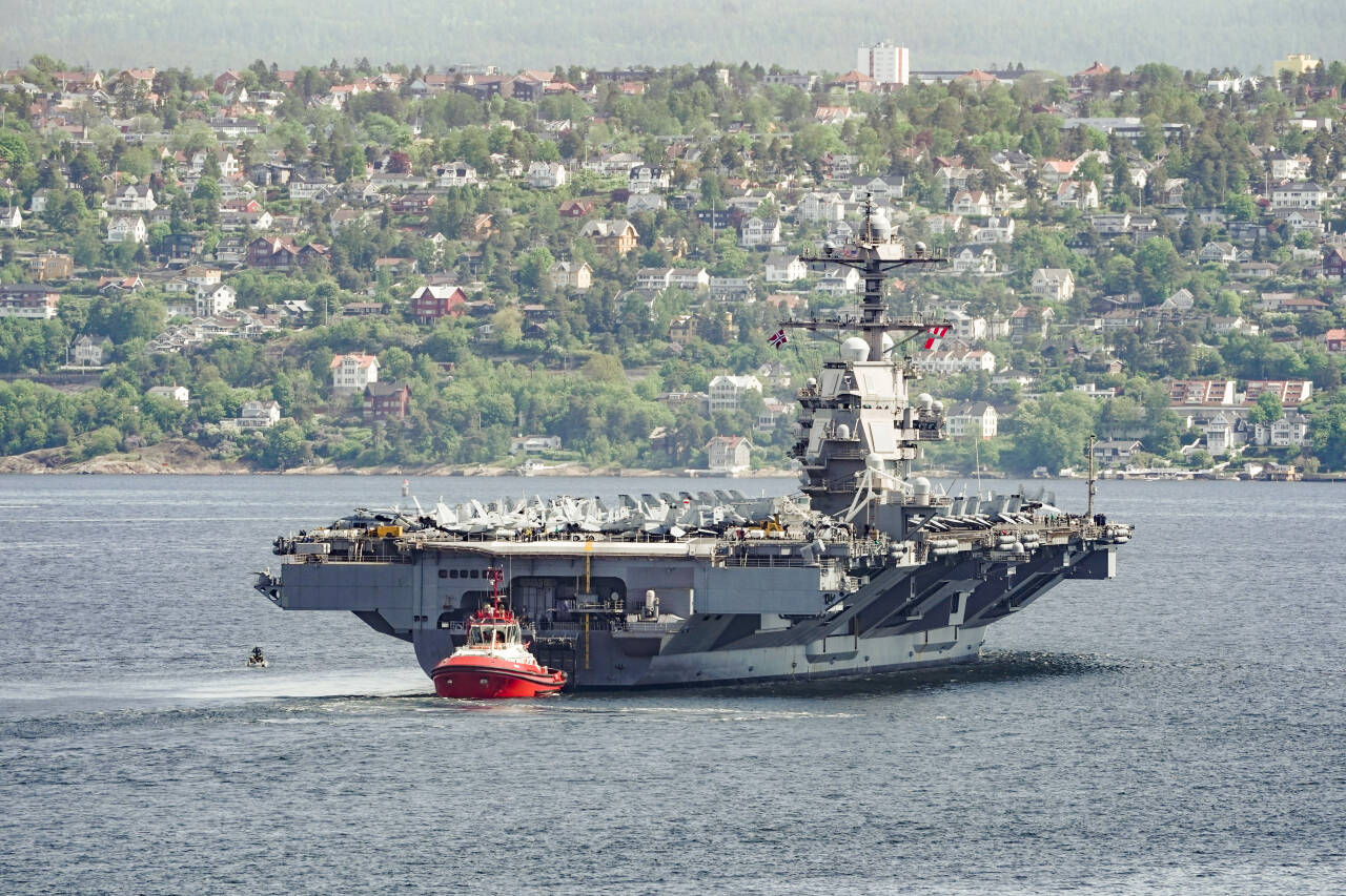 Det amerikanske hangarskipet USS Gerald R. Ford har ankret opp i Bunnefjorden, innerst i Oslofjorden. Foto: Stian Lysberg Solum / NTB