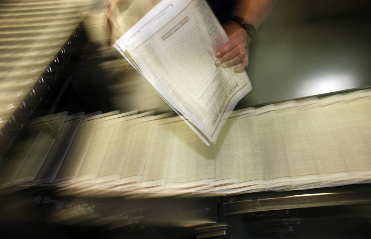 Aviser skal ikke lenger behøve å la være å trykke en sak i frykt for å bli saksøkt. EU har vedtatt nye regler. Foto: AP / NTB