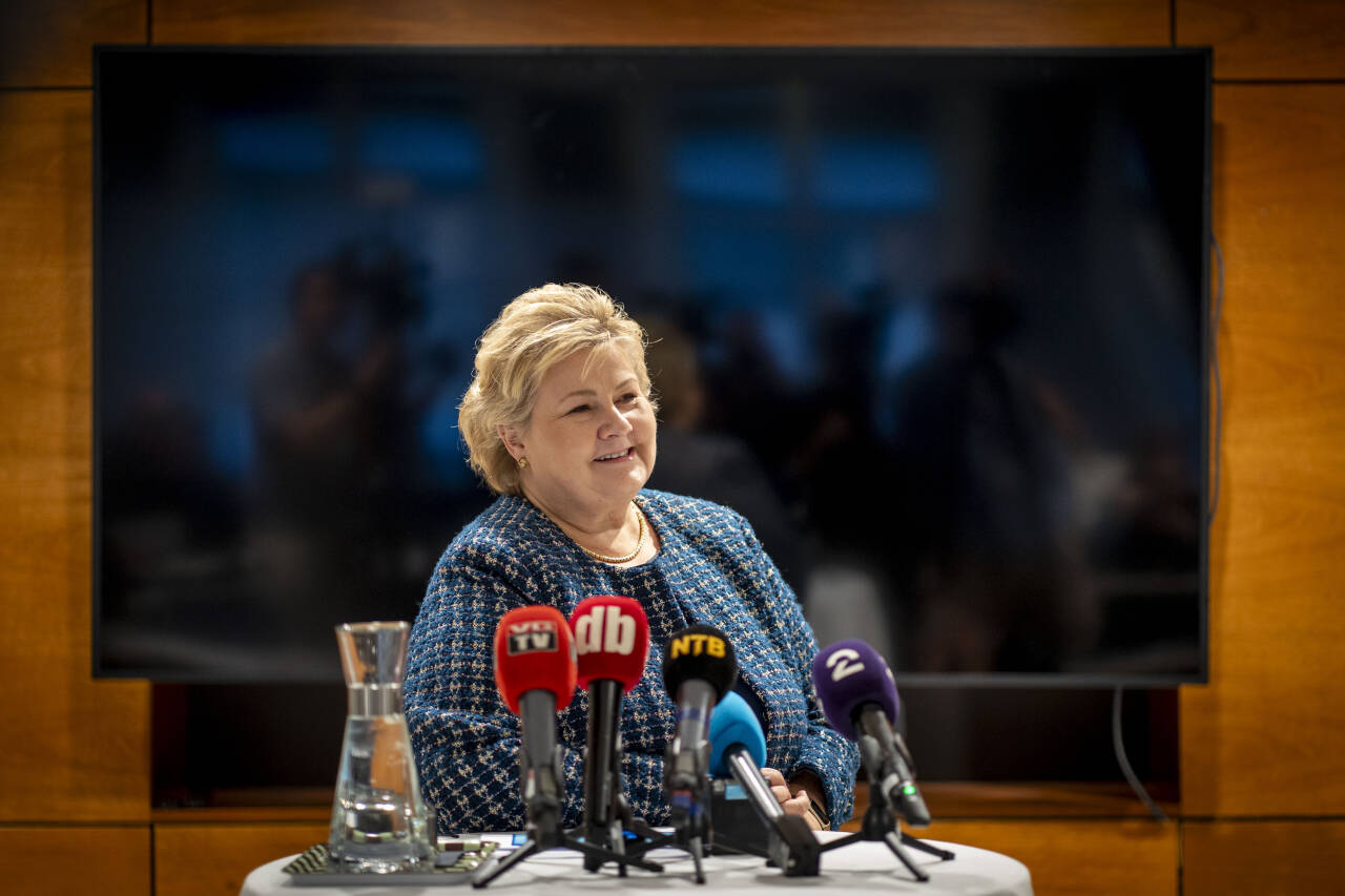 Høyre-leder Erna Solberg er klar til å fortsette ryddejobben – og som Høyres leder og Sindres ektefelle. Foto: Heiko Junge / NTB