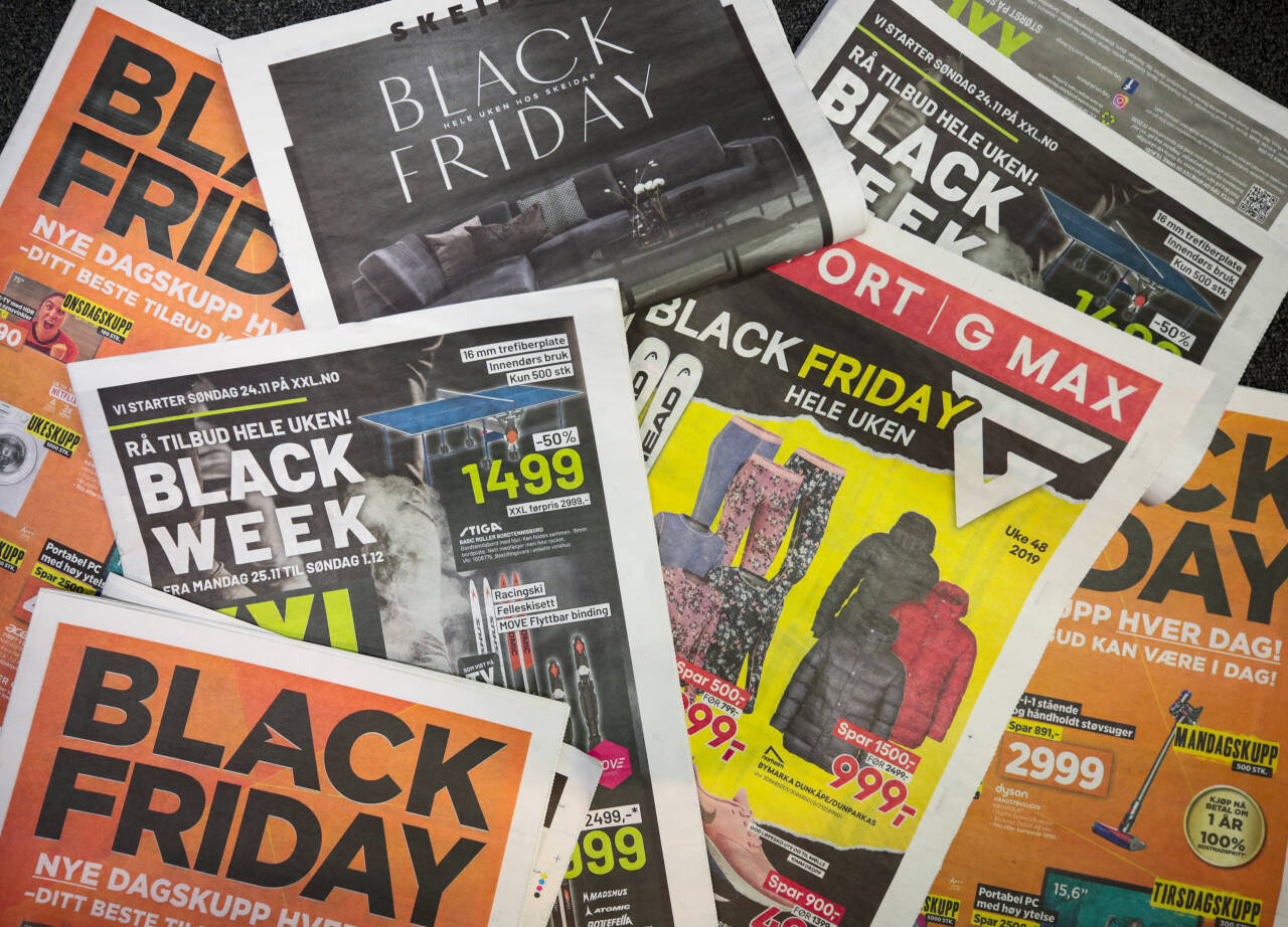 Reklamebransjen er spent på om kampanjen Black Friday vil løfte de hittil i år dystre tallene i reklamemarkedet. Foto: Lise Åserud / NTB