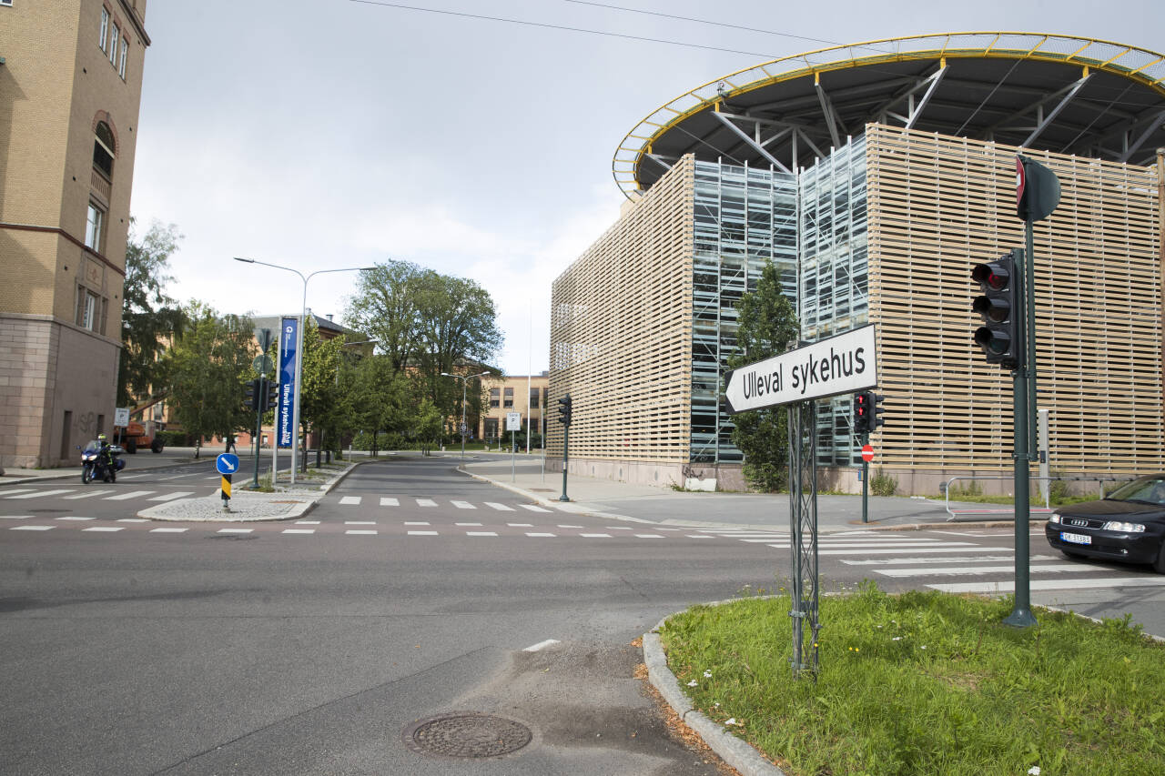 Spesialisthelsetjenesten omfatter sykehus, psykisk helsevern, spesialisert rusbehandling, rehabilitering og habilitering, og ambulansetjenesten. Her er Ullevål sykehus i Oslo. Illustrasjonsfoto: Terje Pedersen / NTB