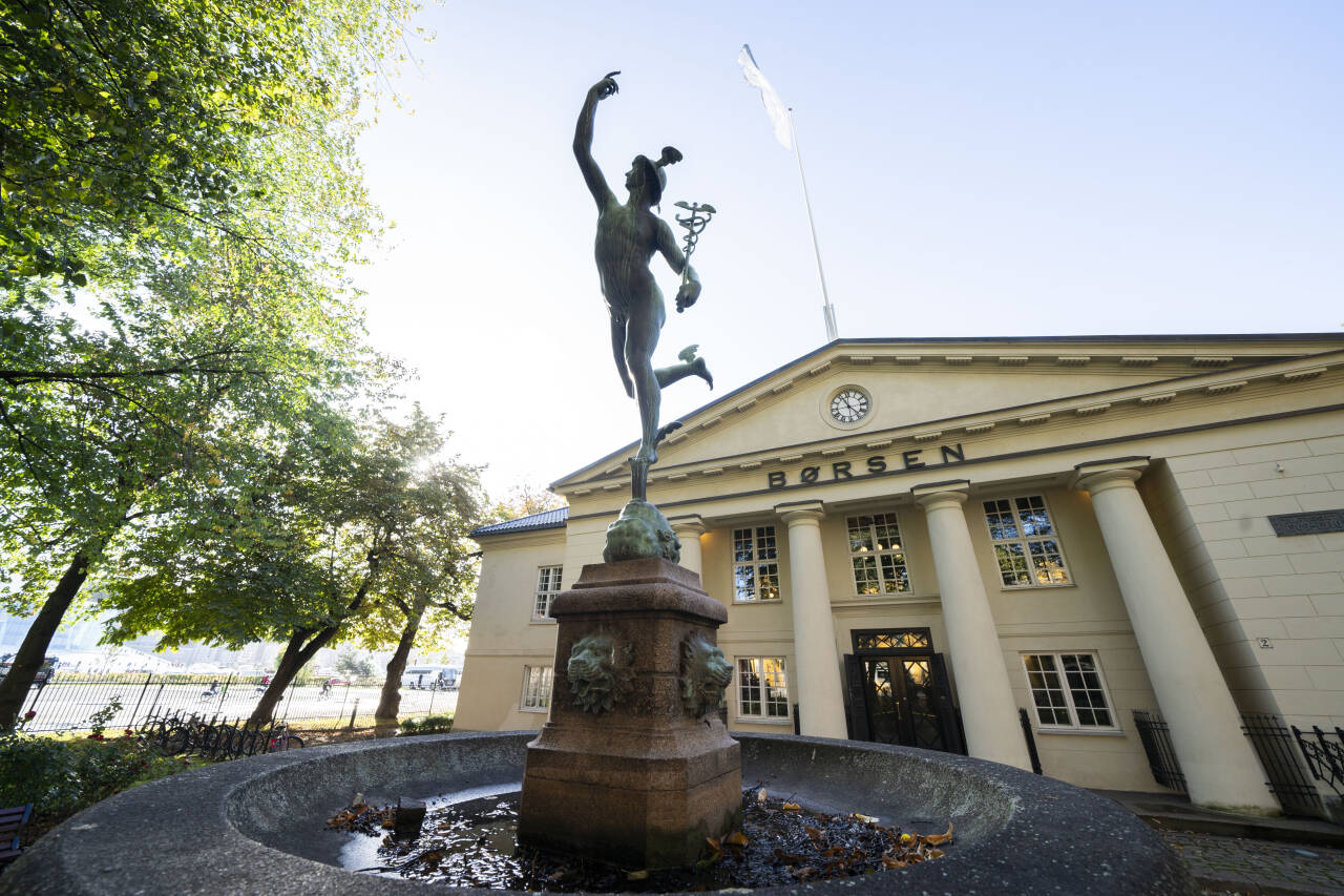 Hovedindeksen på Oslo Børs falt fredag med 1,48 prosent til 1,272.14 poeng. Det er andre dag på rad med kraftig fall. Foto: Erik Flaaris Johansen / NTB