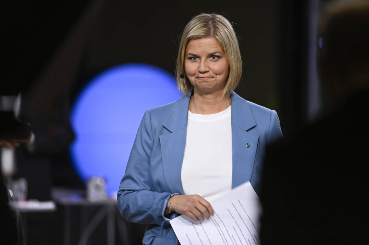 Guri Melby (V) mener statsminister Jonas Gahr Støre (Ap) og Arbeiderpartiet ikke tør å styre. Foto: Carina Johansen / NTB