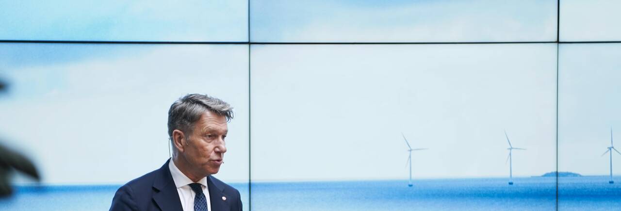 Olje og energiminister Terje Aasland (Ap) ønsker å innskrenke innsynsretten til prekvalifiseringssaker og tildelinger av havvindprosjekter. Det reagerer Fiskebåt – Havfiskeflåtens interesseorganisasjon – kraftig på. Foto: Terje Pedersen / NTB