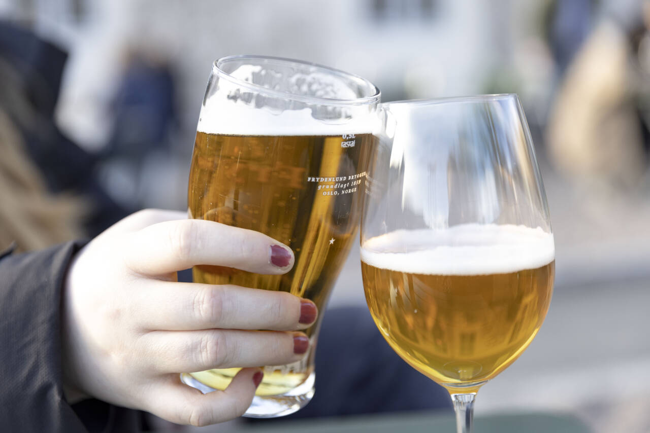 Sverige har strammet inn rådene for hvor mye alkohol man bør drikke uten at det klassifiseres som risikobruk.Illustrasjonsfoto: Hanna Johre / NTB