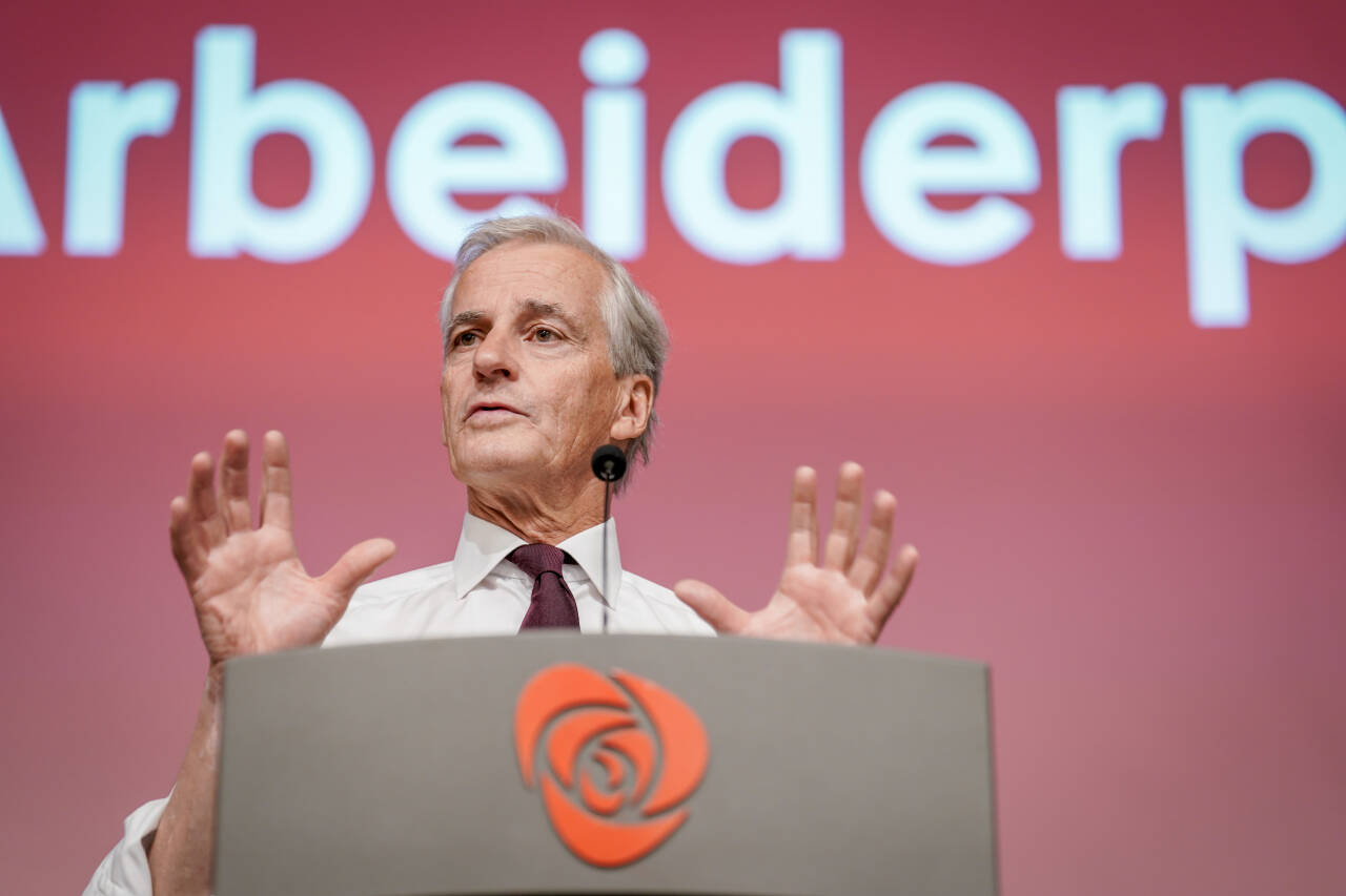 Partileder Jonas Gahr Støre erkjenner at situasjonen for Arbeiderpartiet er alvorlig, men gikk ikke lenger enn å si at han forstår at noen vil kalle det en krise. Foto: Stian Lysberg Solum / NTB