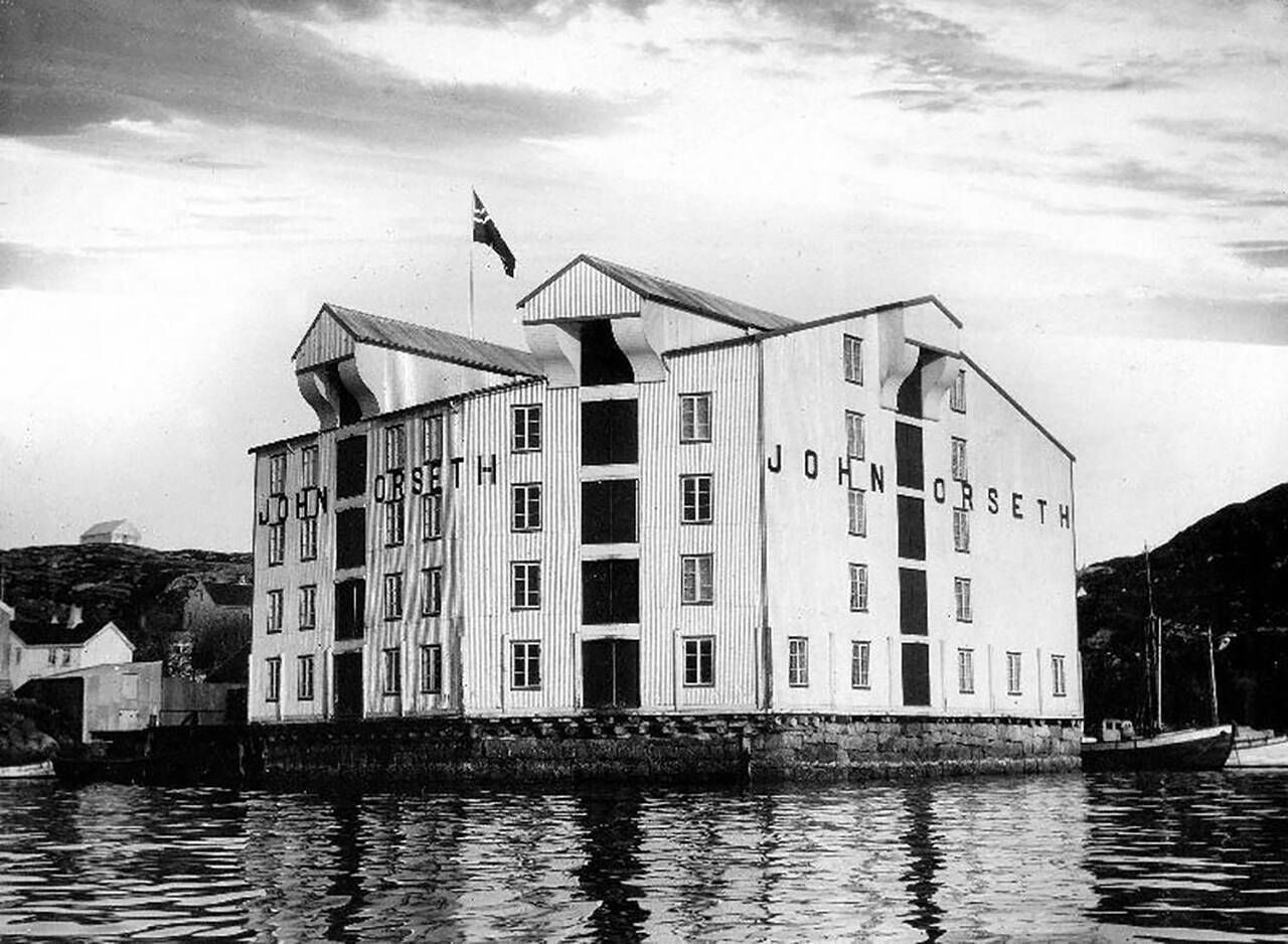 Den gamle Orsethbrygga fra 1915 på Innlandet, som ble solgt til Jens C. Gundersen i 1931. (Bilde fra Statsarkivet)