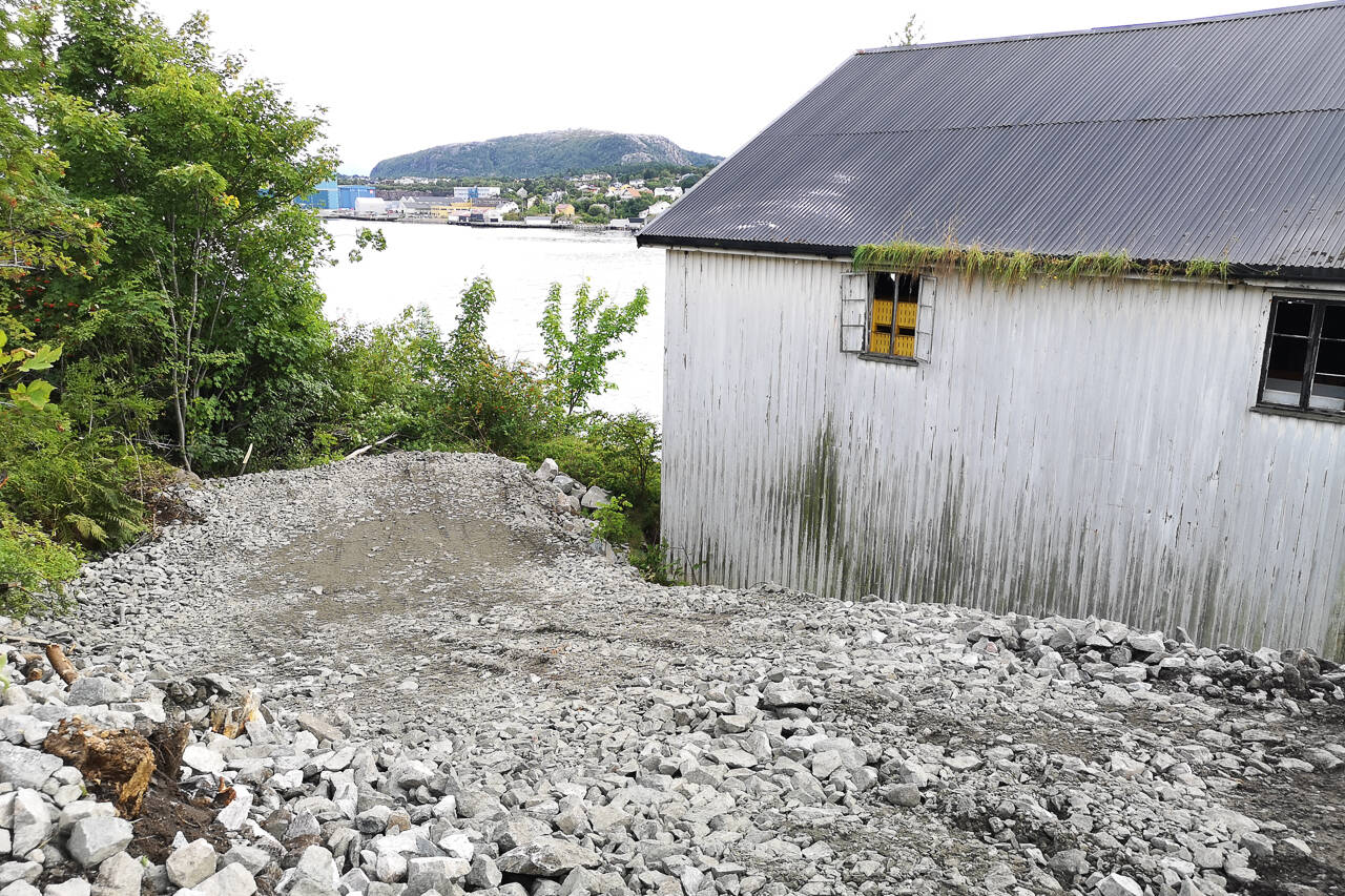 Forberedelser til riving er i gang. Foto: Kurt Helge Røsand / KSU.NO