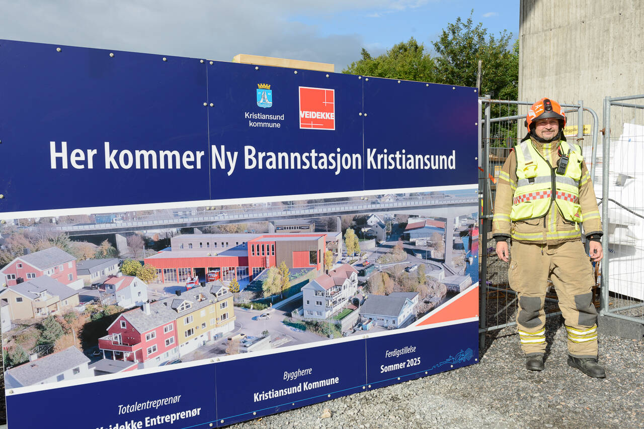 Brannmester Trond Sæther gleder seg til nye brannstasjon. Foto: Kurt Helge Røsand / KSU.NO