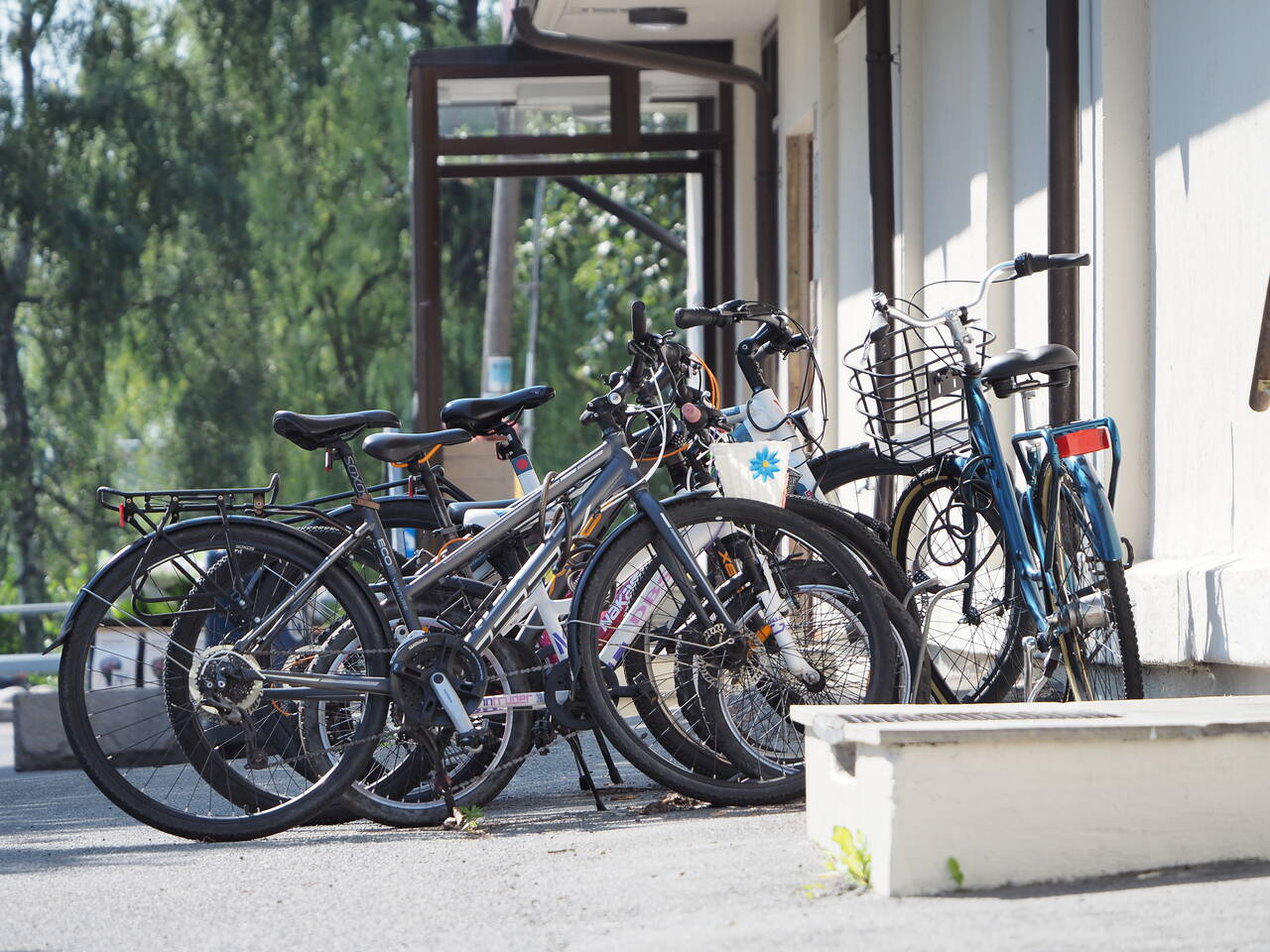 Vaierlås gir dårlig beskyttelse mot sykkeltyvene. Med rett redskap klipper de over selv tykke vaierlåser på et par sekunder, opplyser forsikringsselskapet If. Velg bøylelås i stedet, den volder tyvene mye mer bry, er rådet fra If. Foto: If