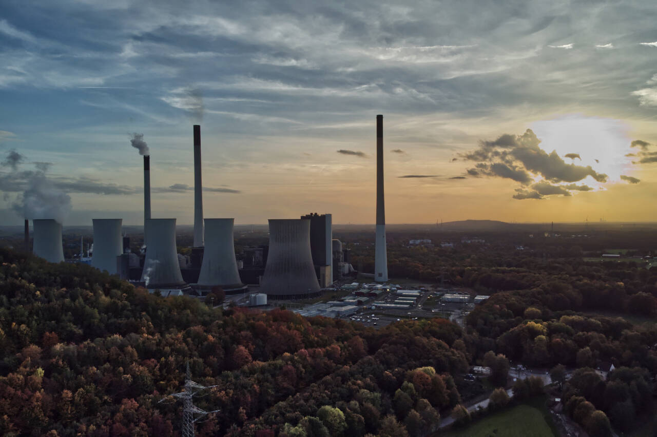 Tyske CDU åpner for en ny satsing på atomkraft, selv om det ble besluttet at all atomkraft skulle fases ut innen 2022. Bildet er fra et tysk kullkraftverk i Gelsenkirchen. Foto: Michael Sohn / AP / NTB