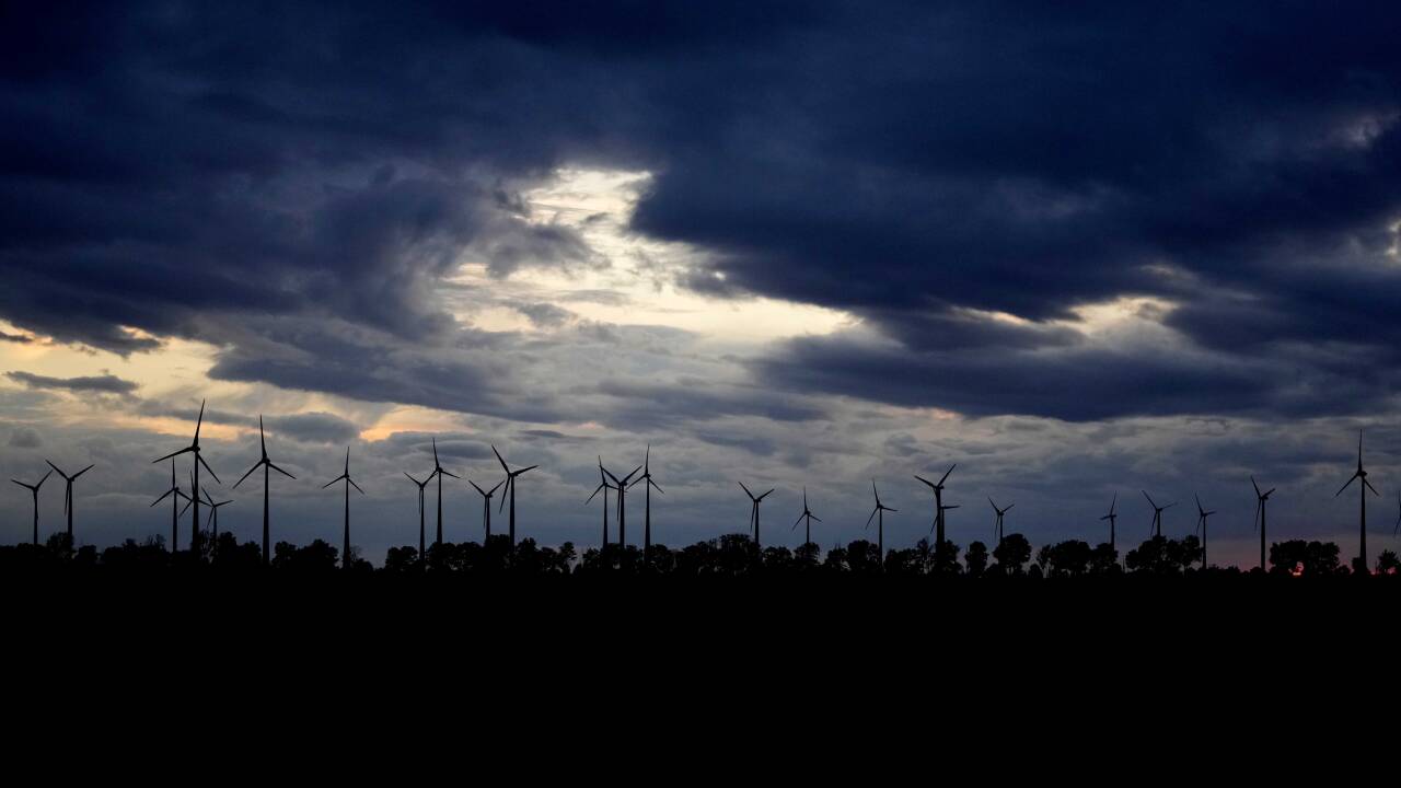 Dersom EU skal lykkes med å bli klimanøytralt i 2050, kreves det enorme investeringer, ifølge et utkast til en ny rapport fra EU-kommisjonen. Blant annet må hele energisektoren gjøres fornybar. Foto: AP / NTB