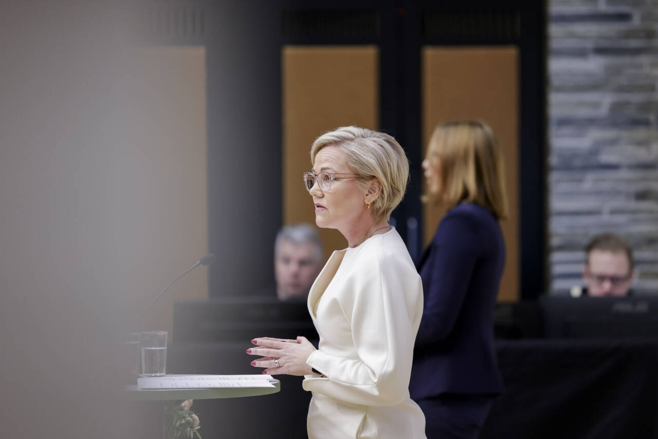 Helseminister Ingvild Kjerkol (Ap) innrømmer at hun har gjort en feil i sin masteroppgave, men står på at funnene i oppgaven er hennes egne. Foto: Paul S. Amundsen / NTB