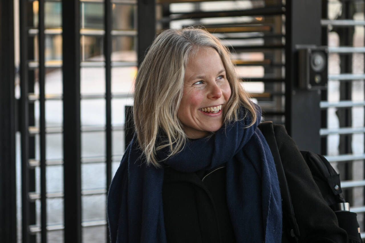 SV-leder Kjersti Bergstø kan konstatere at hennes parti nå er dobbelt så stort som Sp, og at SV ikke har gjort det så godt på meningsmålingen fra Norstat på 20 år. Foto: Martin Solhaug Standal / NTB