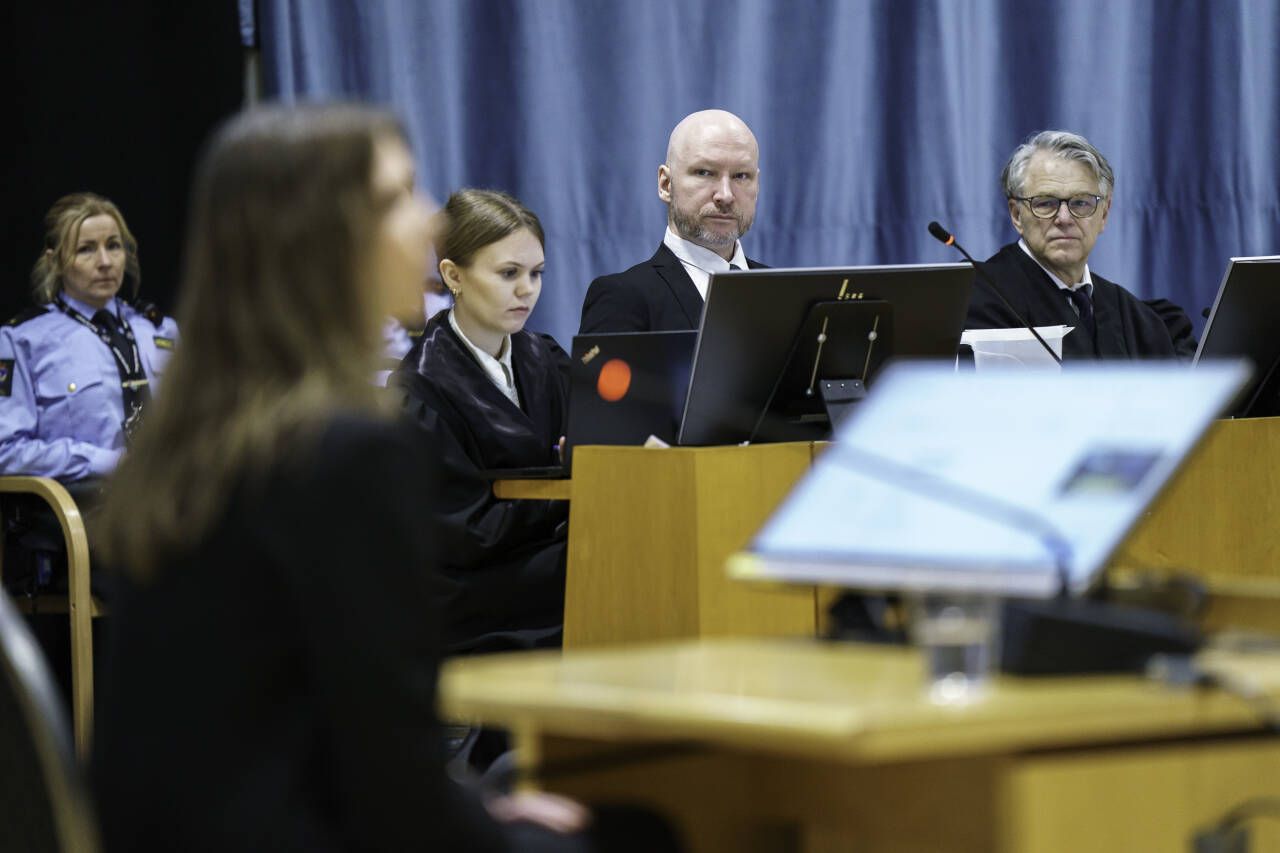 Psykiater Janne Gudim Hermansen er usikker på hvor troverdig det var da Anders Behring Breivik gråt i retten tirsdag. Hun åpner for at han bruker dette for å oppnå noe. Foto: Cornelius Poppe / POOL / NTB