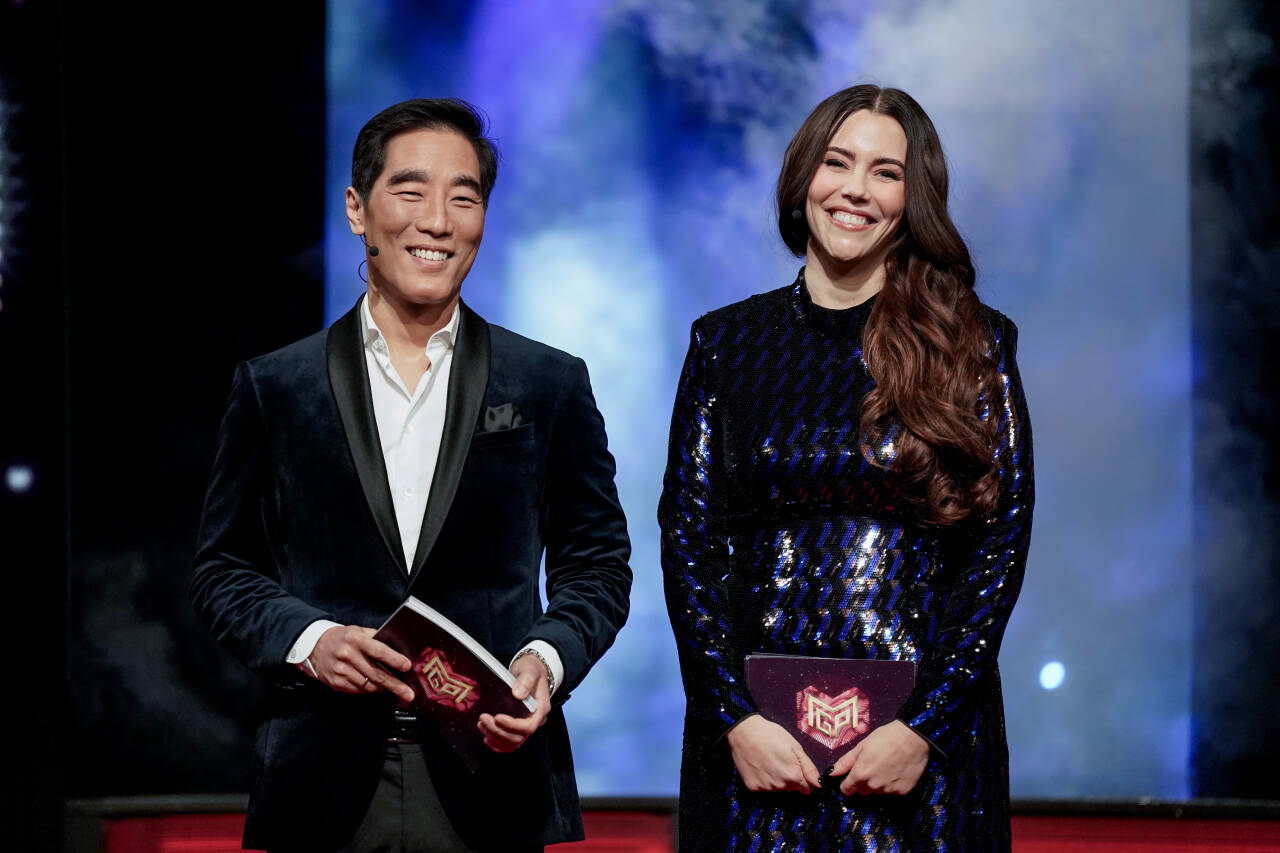 Fredrik Solvang og Marion Ravn leder årets utgave av Melodi Grand Prix. Deltakerne ble fredag presentert hos NRK på Marienlyst i Oslo. Foto: Heiko Junge / NTB