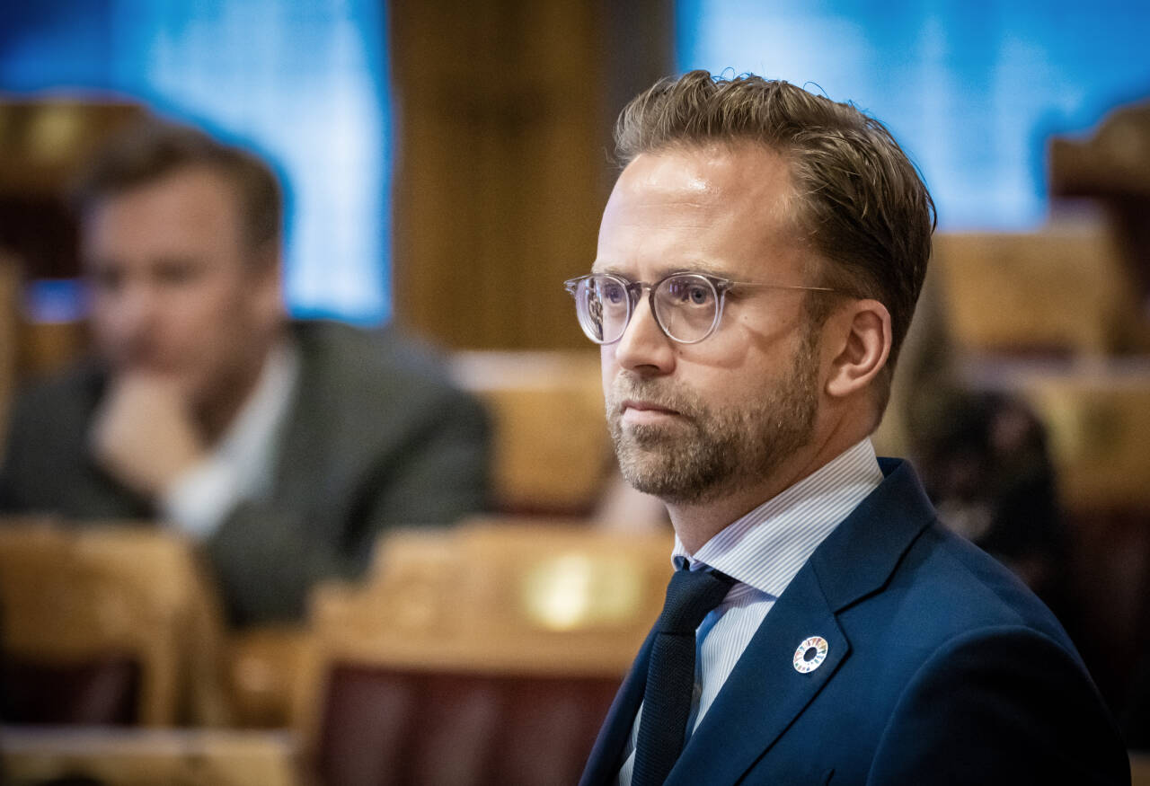 Nikolai Astrup (H) sier det er lettvint av finansministeren når han uten en utredning vil gå inn for å kutte to av de fire strømkablene som går mellom Norge og Danmark. Foto: Ole Berg-Rusten / NTB